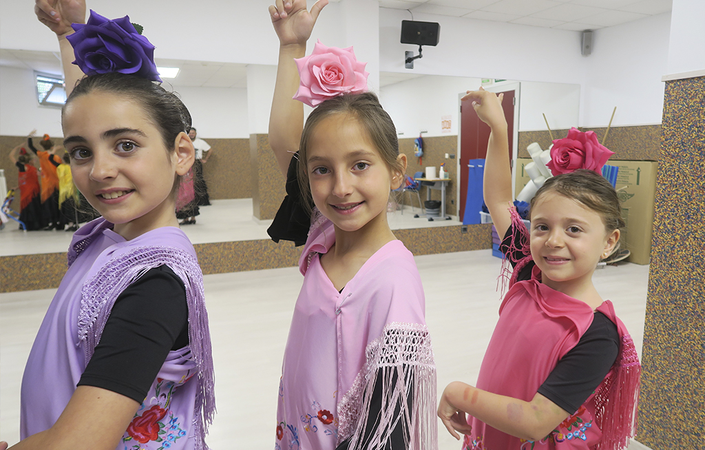 niñas de flamenco infantil del gimnasio-polideportivo Larraona
