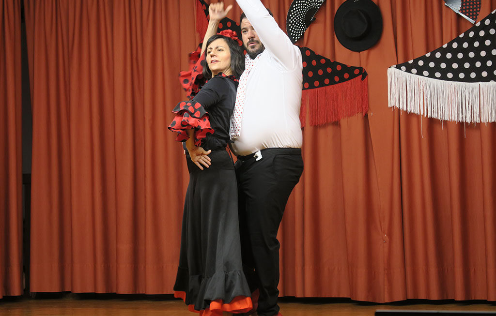 profesores de flamenco bailando