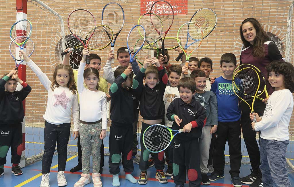 foto de grupo de los alumnos de la extraescolar de tenis