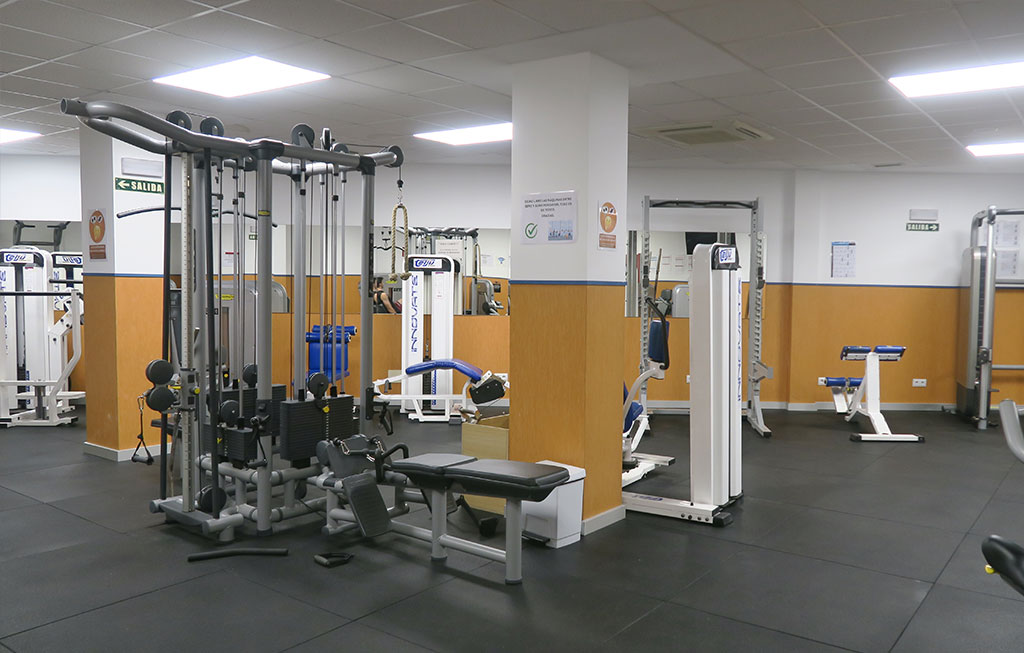 sala de musculación del polideportivo larraona