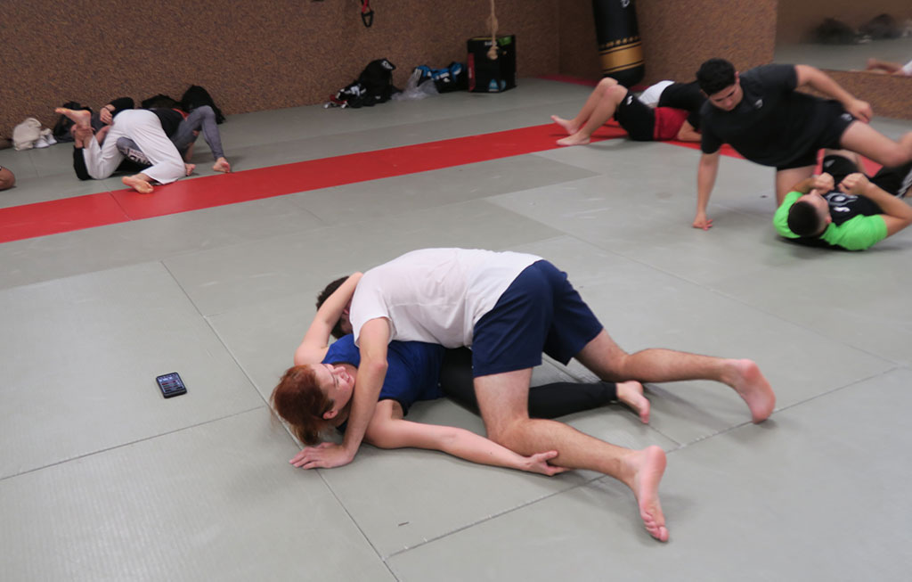 MMA en el polideportivo 